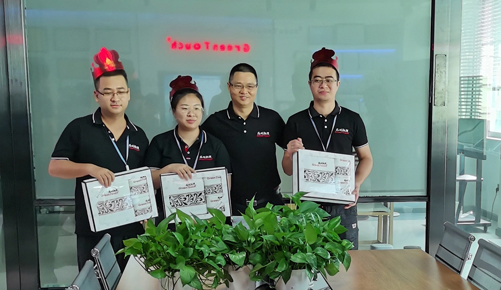 f&ecirc;te d'anniversaire des employ&eacute;s de l'entreprise