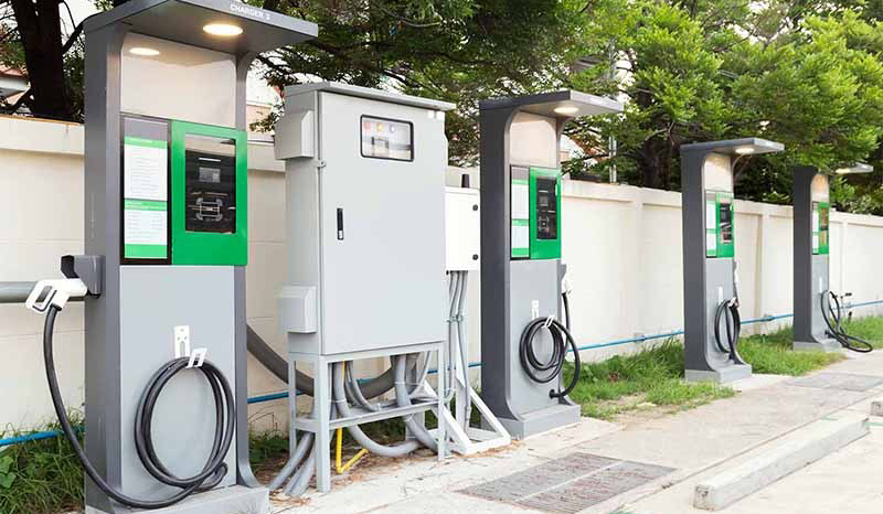 Tendances d'innovation et de d&eacute;veloppement des pr&eacute;sentoirs de bornes de recharge