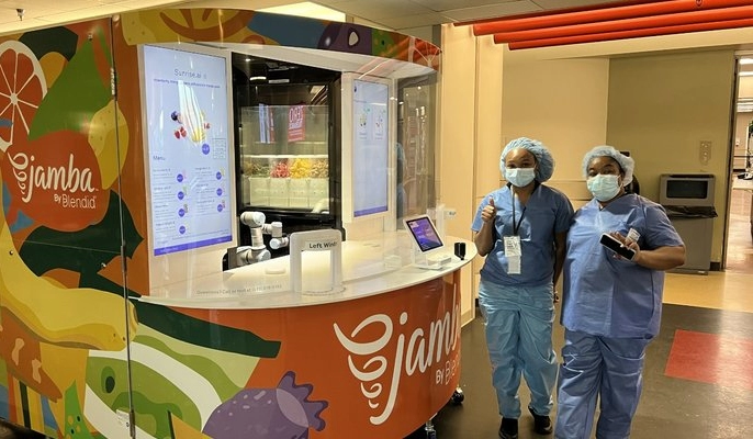 Un h&ocirc;pital d'Atlanta teste le kiosque &agrave; smoothies robotis&eacute; Jamba de Blendid