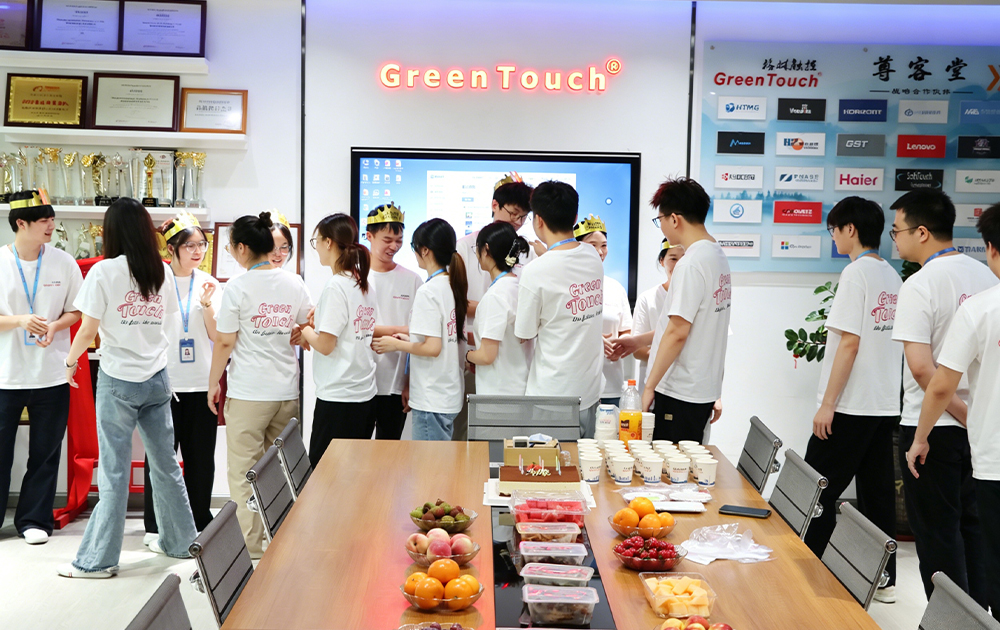 Une c&eacute;l&eacute;bration r&eacute;confortante ! GreenTouch organise une joyeuse f&ecirc;te d'anniversaire pour les employ&eacute;s en mai